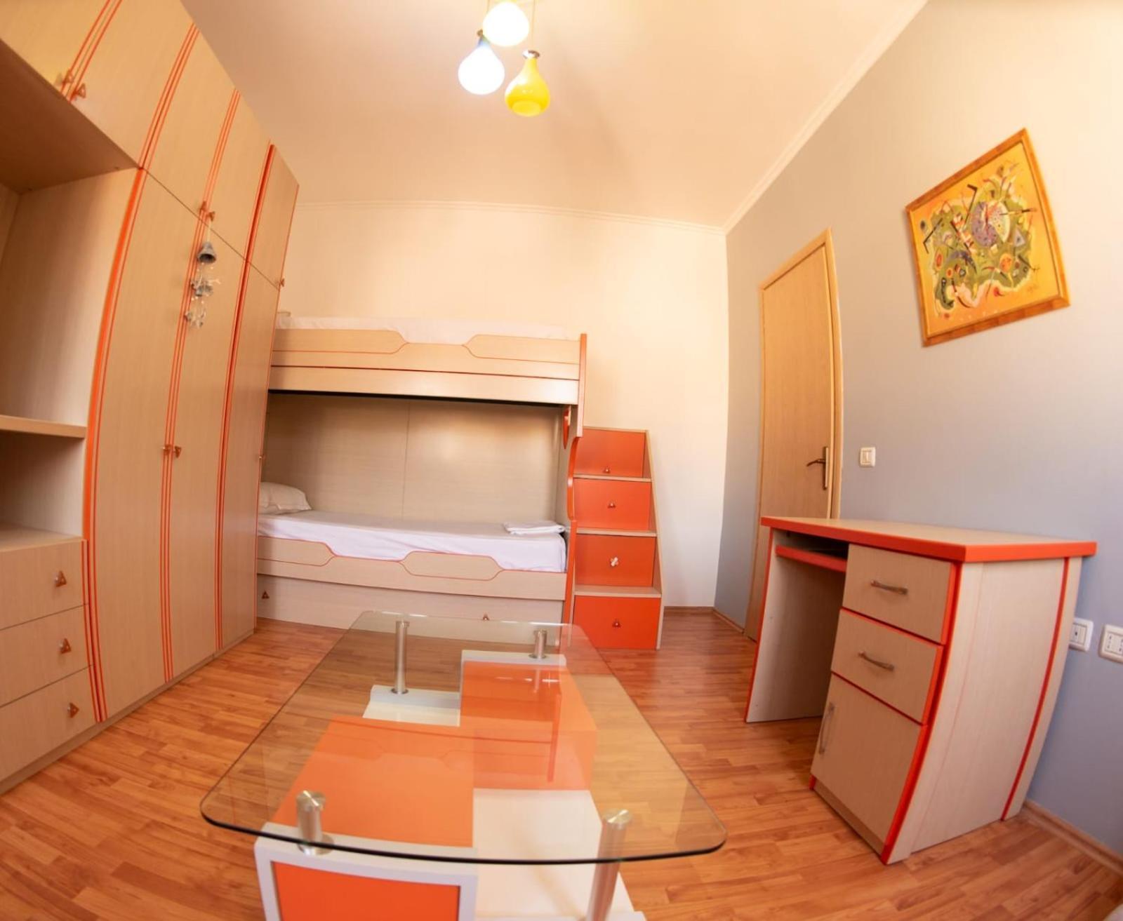 Apartament Egzoni City Center Apartment Берат Екстериор снимка